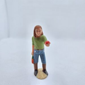 Jeune fille donnant à manger 13464 - Schleich