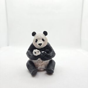 Panda assis et son petit 50196 - Papo