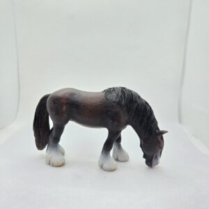 Jument Shire broutant 13605 - Schleich