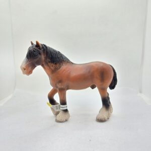 Hongre Shire 13247, avec étiquette - Schleich