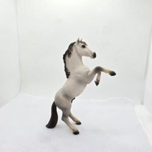 Etalon Mustang gris se cabrant 13621 - Schleich